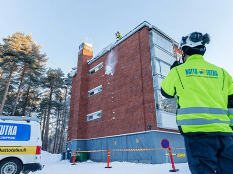 Lumenpudotus katolta turvallisesti – katolle, ohikulkijoille ja pudottajille