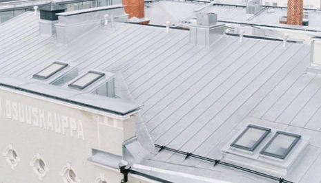 Saumapeltikatto yksityiskohta